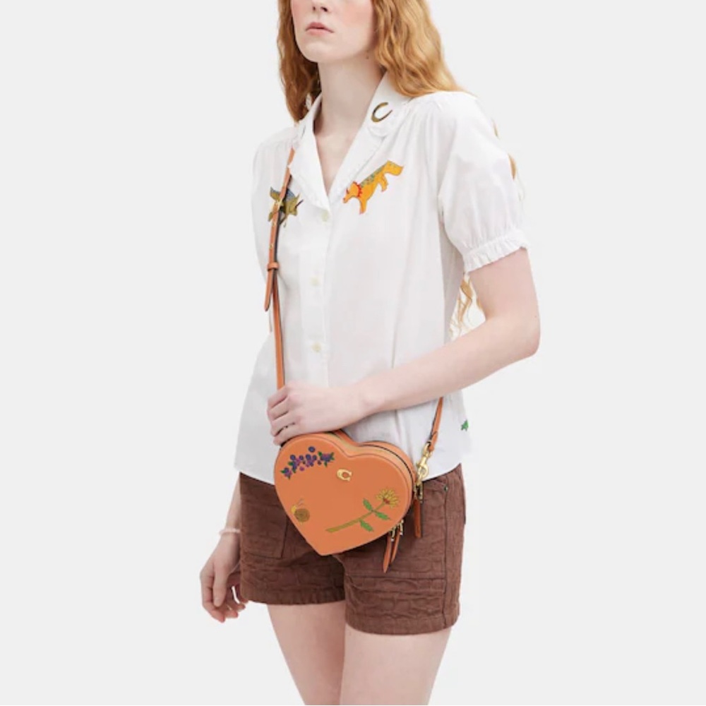 💰SOLD - CK398 - Coach X Observed By Us Heart Crossbody - Picture 15 of 15